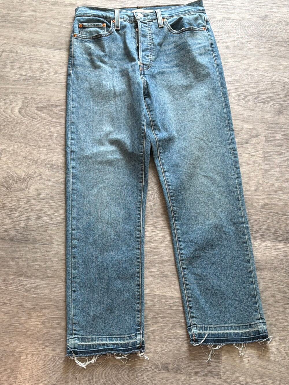 Levi’s size 30 Wedgie Straight women’s jeans